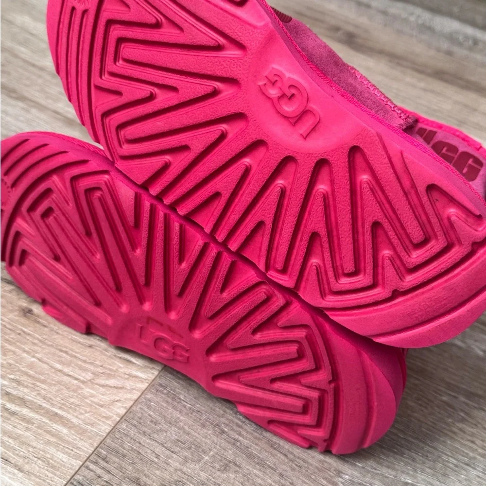 UGG Girl Vibrant Pink Suede Winter Boots Size 3